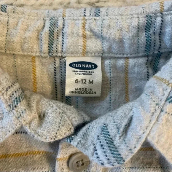 Old Navy 6-12 months button down shirt​ - Picture 3 of 3